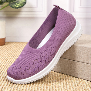 Chaussures plates légères et respirantes en maille pour femmes, style classique automne/printemps/été, semelle en PVC, décontractées et tendance, vente en gros - Product Image 2