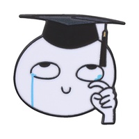 Broche émaillée Emoji de diplômé souriant et pleurant, visage rond mignon avec toque et pompon, pour les diplômés, cadeaux de saison