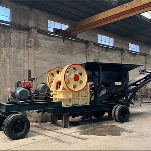 Concasseur à mâchoires mobile portable de petite taille pour roche dure, minerai, argent et pierre, avec moteur, roulement et engrenage essentiels - Product Image 5