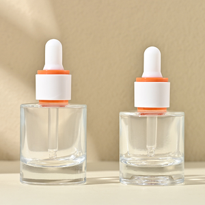 Cosmético 30ml Botella cuentagotas de vidrio Embalaje de lujo Esencial Suero facial Botella cuentagotas de aceite Botella de hombro plano - Product Image 1