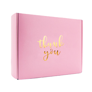 Boîte d'expédition personnalisée en carton micro-cannelé auto-scellante à rabat frontal, avec estampage métallique rose brillant pour marque de chocolat - Product Image 1