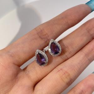 Boucles d'oreilles clous élégantes pour femmes Tianyu Gems, en laiton plaqué or classique, zircon en forme de cœur violet et poire - Product Image 4