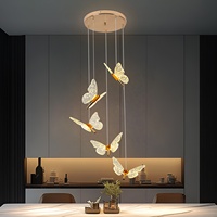 Lustre de plafond LED moderne en forme de papillon romantique pour usage hôtelier, construction en fer et acrylique