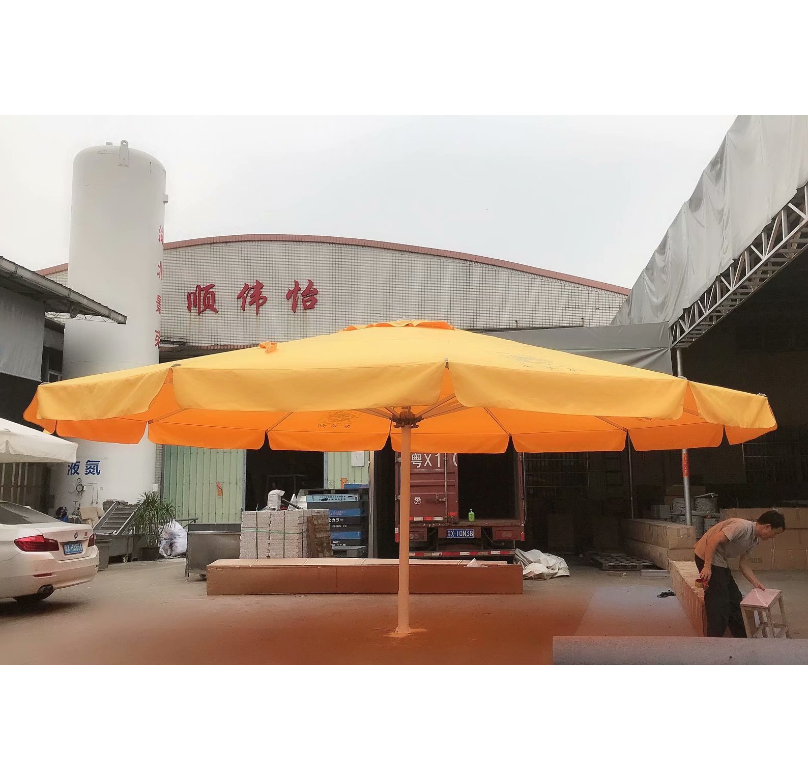 china big square patio umbrella Chinese Fancy Big Umbrella Giant Parasol 7*7