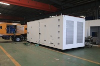 Genset Kontainer Diesel Tipe Silent Daya Utama 1200kw 1500kVA 60hz 400V Efisiensi Tinggi dengan Auto Start untuk Pusat Data