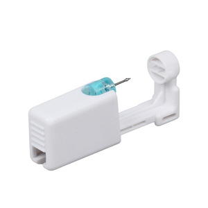 Kit de bijoux de corps professionnel <span class=keywords><strong>pistolet</strong></span> de perçage d'<span class=keywords><strong>oreille</strong></span> de nez de gemme stérile sûr <span class=keywords><strong>jetable</strong></span> avec anneaux de nez en acier inoxydable gratuits - Product Image 2