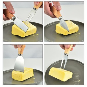 Mini Forchetta per <span class=keywords><strong>Formaggio</strong></span> in Acciaio Inox, Coltello Taglia Burro con Manico in Legno, <span class=keywords><strong>Set</strong></span> di 4 <span class=keywords><strong>Coltelli</strong></span> per <span class=keywords><strong>Formaggio</strong></span> per Tagliere <span class=keywords><strong>da</strong></span> Salumi - Product Image 4