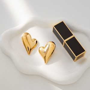 Conjunto de joyería de acero inoxidable en forma de corazón para mujer, regalo, collar con colgante de moda, pendientes, tono dorado, diseño elegante - Product Image 4