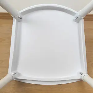 Çin yüksek kaliteli beyaz restoran sillas plasticas ahşap bacaklar ile istiflenebilir teras masa açık bahçe plastik yemek sandalyesi