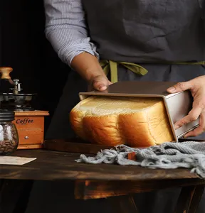 CHEFMADE-Utensilios de horno de acero al carbono, caja de tostada cuadrada antiadherente rectangular, Pullman corrugado, molde de Pan, Pan, sartén para hornear con tapa