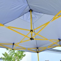 Gazebo de marché 3x3m (10x10ft) avec structure en fer jaune, résistant au vent et drain de pluie intégré, idéal pour les stands de restauration, les barbecues et les événements extérieurs.