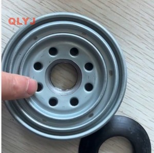 Filtre à huile de voiture en papier OEM06J115561B Garantie 2 ans Personnalisation OEM/ODM disponible Compatible Magotan 1.8T Octavia 2.0T Superb - Product Image 3