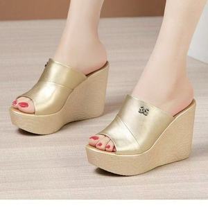 Dép xỏ ngón nữ đế xuồng dày mùa hè bán chạy 2025, thích hợp đi hàng ngày - Product Image 5