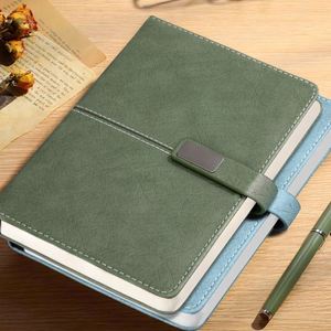 Libreta Ejecutiva Premium A5 de Tapa Dura, 80 Hojas, Cubierta de Cuero Impresa Personalizada, Encuadernación Cosida, Cierre de Hebilla, Uso Promocional - Product Image 3