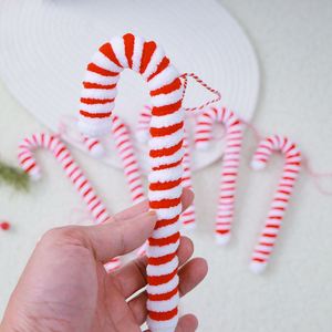 Nuevas decoraciones colgantes de bastones de caramelo navideños, hechas a mano, irrompibles, reutilizables, con diseño transfronterizo, de hilo afelpado a rayas rojas y blancas - Product Image 1