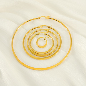 Modische Trendige Wasserdichte 18K Vergoldete Ohrringe mit Großem Kreolen-Design, Trendiger Schlichter Schmuck für Damen - Product Image 1