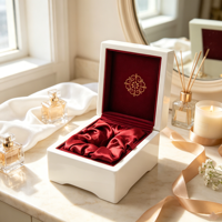 Boîte cadeau en bois laqué pour parfum, doublure intérieure en velours satiné doux, logo personnalisé pour l'emballage de flacons de parfum et la promotion de la marque