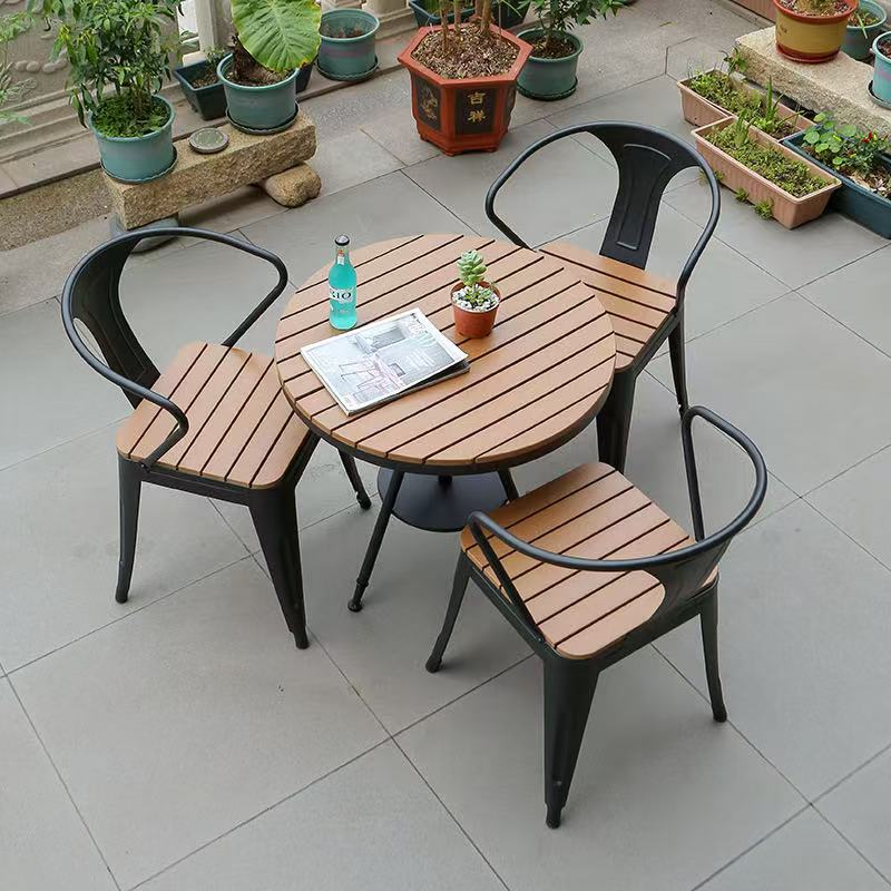 table 55cm diameter with 3 chairs