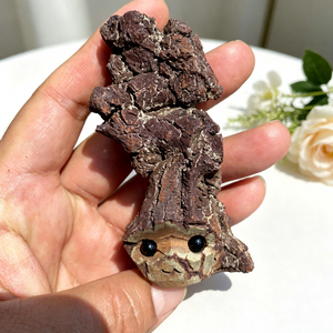 Figura de Erizo Tallada en Coprolita Natural de Madagascar - Adorable Estatuilla de Dinosaurio en Cristal de Coprolita - Product Image 4