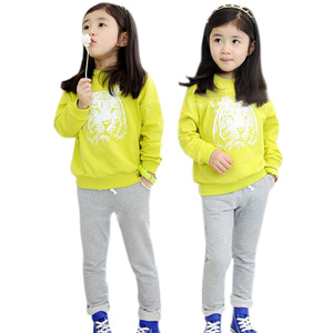 Conjunto de Ropa Infantil de Boutique: Pantalones Deportivos y Sudadera con Estampado de Tigre para Niños - Product Image 1