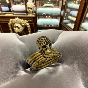 BRASS HAMMERD TEXTURE <strong>SKULL</strong> ANTIQUE STACK RING - Product Image 1