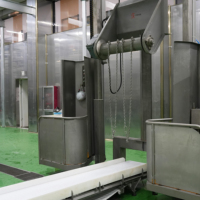 Machine à dépecer le bétail avec système de convoyage de peaux pour ligne de traitement d'abattage de bovins