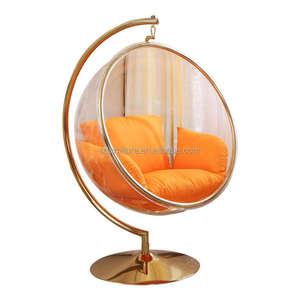 Silla Burbuja Acrílica Transparente con Marco Dorado Moderno y Soporte Colgante para Uso en Exteriores, Sala de Estar, Patio, Parque y Gimnasio - Product Image 1