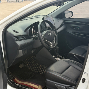 Auto Usado con Bajo Kilometraje, <span class=keywords><strong>Toyota</strong></span> <span class=keywords><strong>Yaris</strong></span> L X <span class=keywords><strong>2022</strong></span>, 1.5L CVT Luxury PLUS, Precio Económico, Gasolina, Sedán Compacto de Segunda Mano, Control de Crucero - Product Image 5