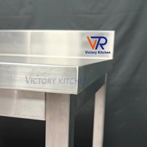 โต๊ะทำงานสแตนเลสเกรด 304 สีเงิน ยี่ห้อ VICTORY KITCHEN รุ่น Vct พร้อมแผ่นกันน้ำกระเด็น ขาเหลี่ยม สำหรับใช้ในโรงแรมและร้านอาหาร - Product Image 3