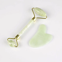 Massage en néphrite naturelle lifting du visage personnalisé jade vert aiguille boule oculaire rouleau et guasha ensemble