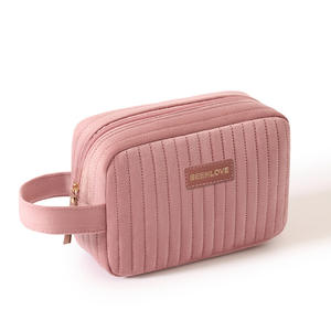 Trousse de maquillage portable rose avec fermeture éclair pour les voyages et l'usage quotidien - Product Image 3