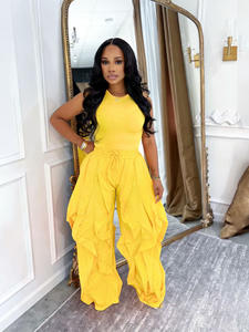 Conjunto de Pantalones Anchos sin Mangas con Diseño de Parches en Color Crema, Conjunto de Dos Piezas para Mujer, Estilo Veraniego - Product Image 3