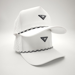 Gorra de Golf Ligera de Cinco Paneles, Sólida e Impermeable, con Emblema de Silicona Personalizado, Bajo MOQ, OEM, Perforada con Láser, Transpirable, para Actividades al Aire Libre - Product Image 3