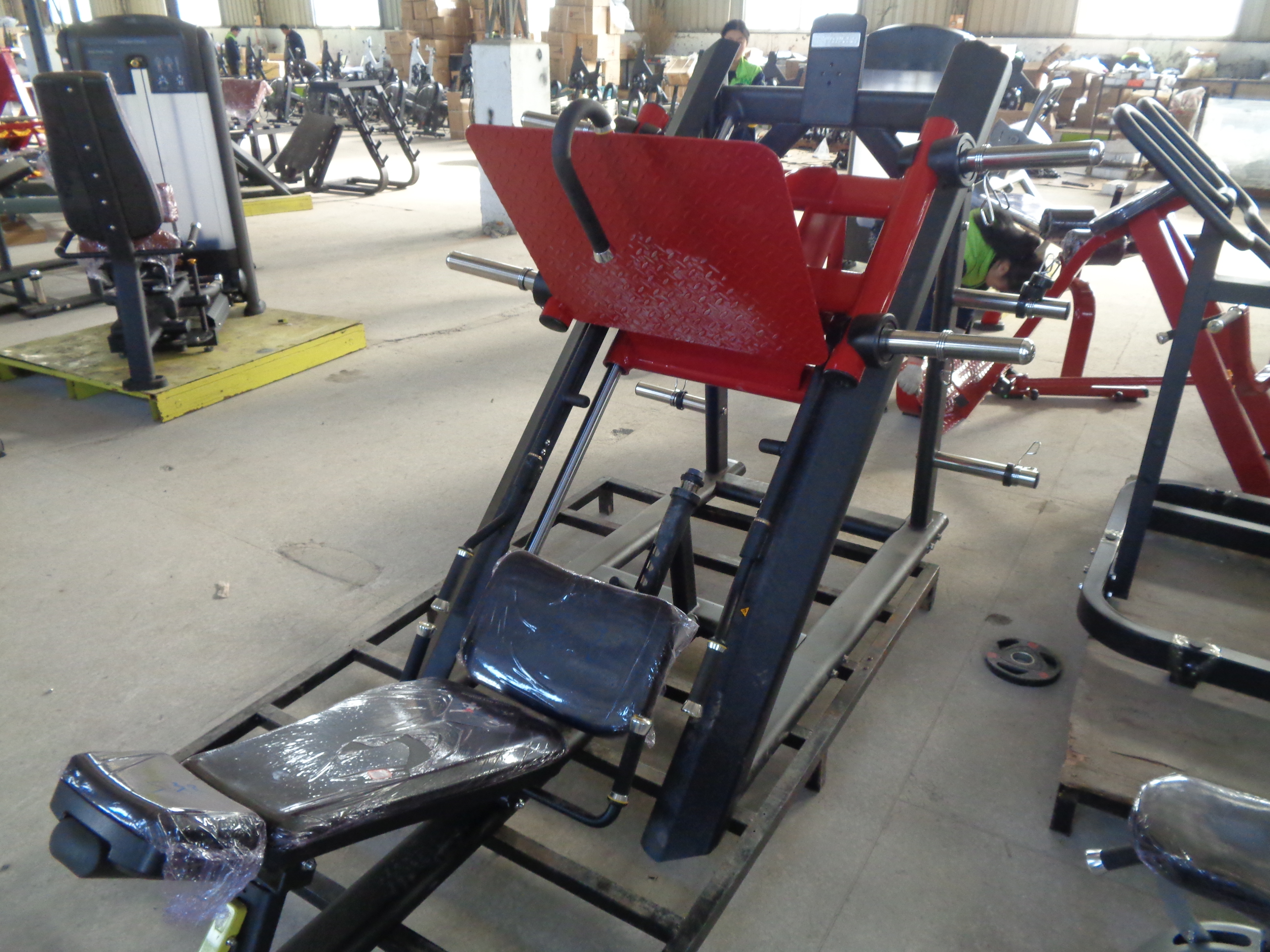 大幅値引！トレーニングマシン レッグカール 黒 プレートローディング OEM製品 大幅値引！トレーニングマシン レッグカール 黒 プレート