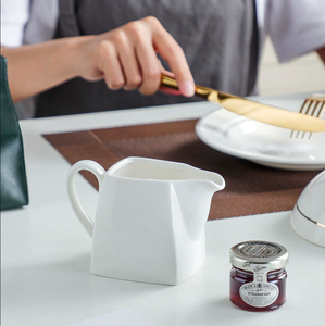 Petite cruche à crème en porcelaine fine 350 ml avec bec verseur et poignée, sans couvercle, pour saupoudrer la sauce, classique, écologique, portable - Product Image 2