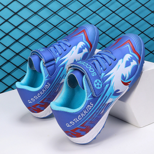 <span class=keywords><strong>Chaussures</strong></span> de football pour enfants personnalisables à haute efficacité Compétition estivale Entraînement toute l'année en usine - Product Image 1