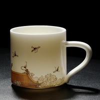 Ensemble tasse et soucoupe en céramique de style chinois avec motif de grue dorée, tasse blanche avec cuillère dorée pour le thé