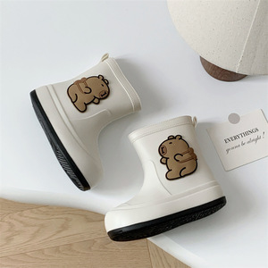 Bottes de pluie courtes imperméables Capibara - Antidérapantes et chaudes pour les étudiants à porter les jours d'école - Product Image 5