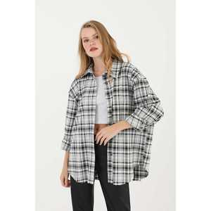 Chemise en flanelle à carreaux pour femmes, noire, boutonnée, style simple, à porter au quotidien - Product Image 3