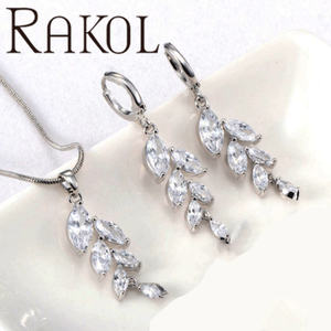 Collar con Colgante RAKOL NP2205, Diseño Exquisito de Hoja y Pera, Circonita Cúbica, Chapado en Oro, Cadena 2022, para Mujer - Product Image 6