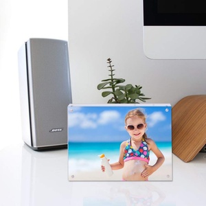 Support de cadre photo magnétique double face en acrylique transparent avec logo personnalisé imprimé en sérigraphie – Le cadeau idéal pour la maison, le bureau ou la boutique - Product Image 4