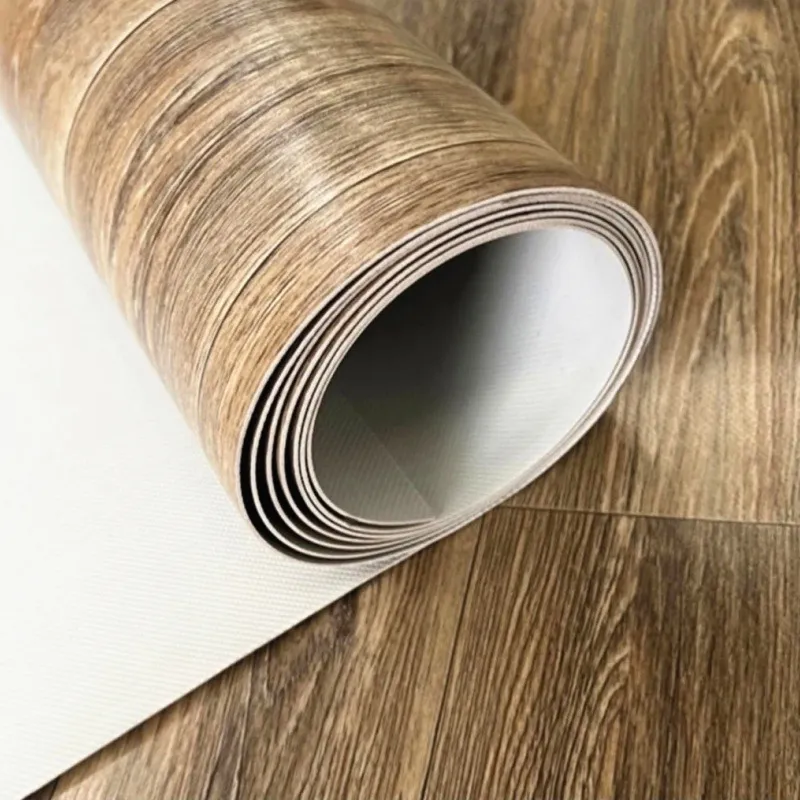 2024 현대 카펫 나무 곡물 플라스틱 바닥 라미네이트 펠트 백킹 폼 스폰지 PVC 비닐 시트 리놀륨 바닥 깔개