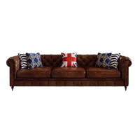 Canapé trois places droit de style Chesterfield américain, design rétro à boucles, structure en bois, revêtement en cuir PU, rembourrage en éponge, luxe léger