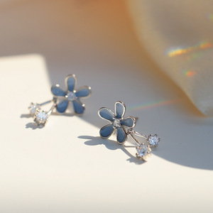<span class=keywords><strong>Orecchini</strong></span> a Cerchio Trendy Little Daisy per Donne, Fiori in Lega con Zirconi Luccicanti per l'Estate - Product Image 2