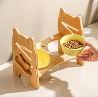 Bol en céramique pour chat avec support en bois surélevé, bol pour chien protégeant le cou, bol pour animaux de compagnie en céramique anti-renversement, mangeoire en bambou
