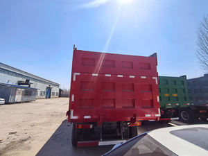 Le camion lourd HOWO TH7, avec quatre, quatre, et huit roues, est un camion résistant spécialisé pour la construction urbaine - Product Image 4