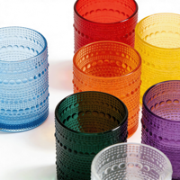 Gobelet porte-bougie en plastique coloré à motifs en relief, aux teintes vibrantes et à l'éclat doux, design européen, rehausse la décoration intérieure et les mariages