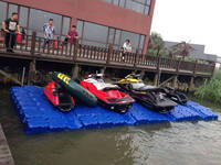 Quai flottant HDPE durable de Chine Jet Pontoon Cubes pour Jetski et Drive-on Opérations Piston inclus