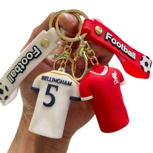 Nouveau Porte-clés de football transfrontalier avec figurine de dessin animé, numéro et nom de joueur, pendentif pour sac à dos, porte-clés de voiture, petit cadeau, vente en gros - Product Image 5
