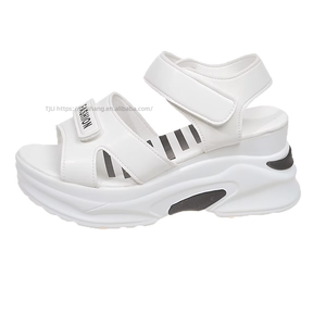 Nouvelles sandales de sport compensées à plateforme épaisse pour femme, motif lettres, vente en gros - Product Image 6